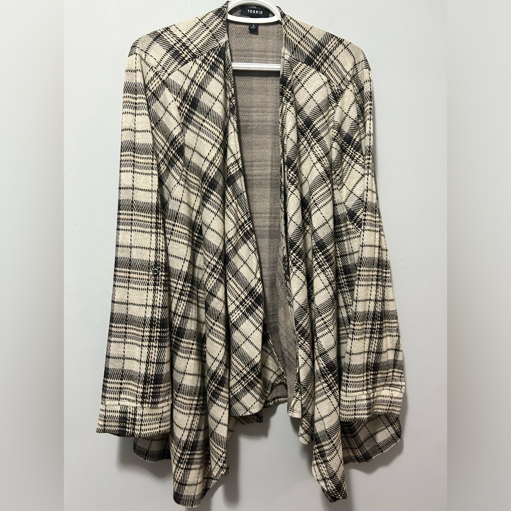 Torrid Plus Size Black and Ivory Drape Cardigan Jacket - Picture 2 of 13